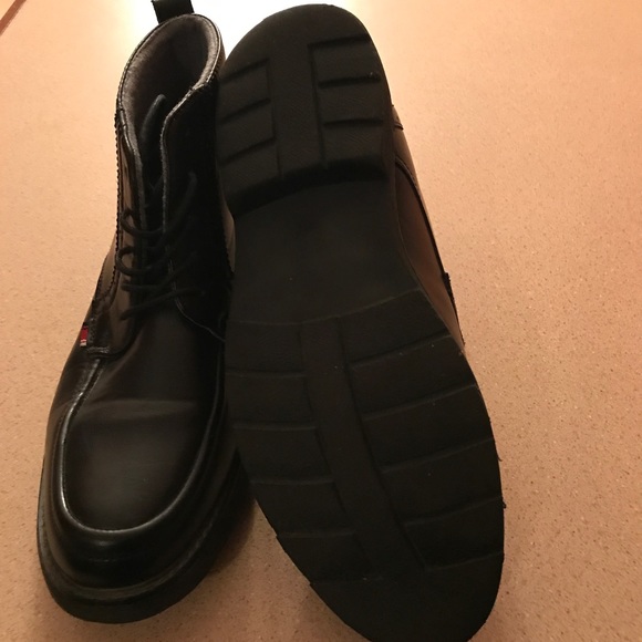 Boot - Picture 3 of 5